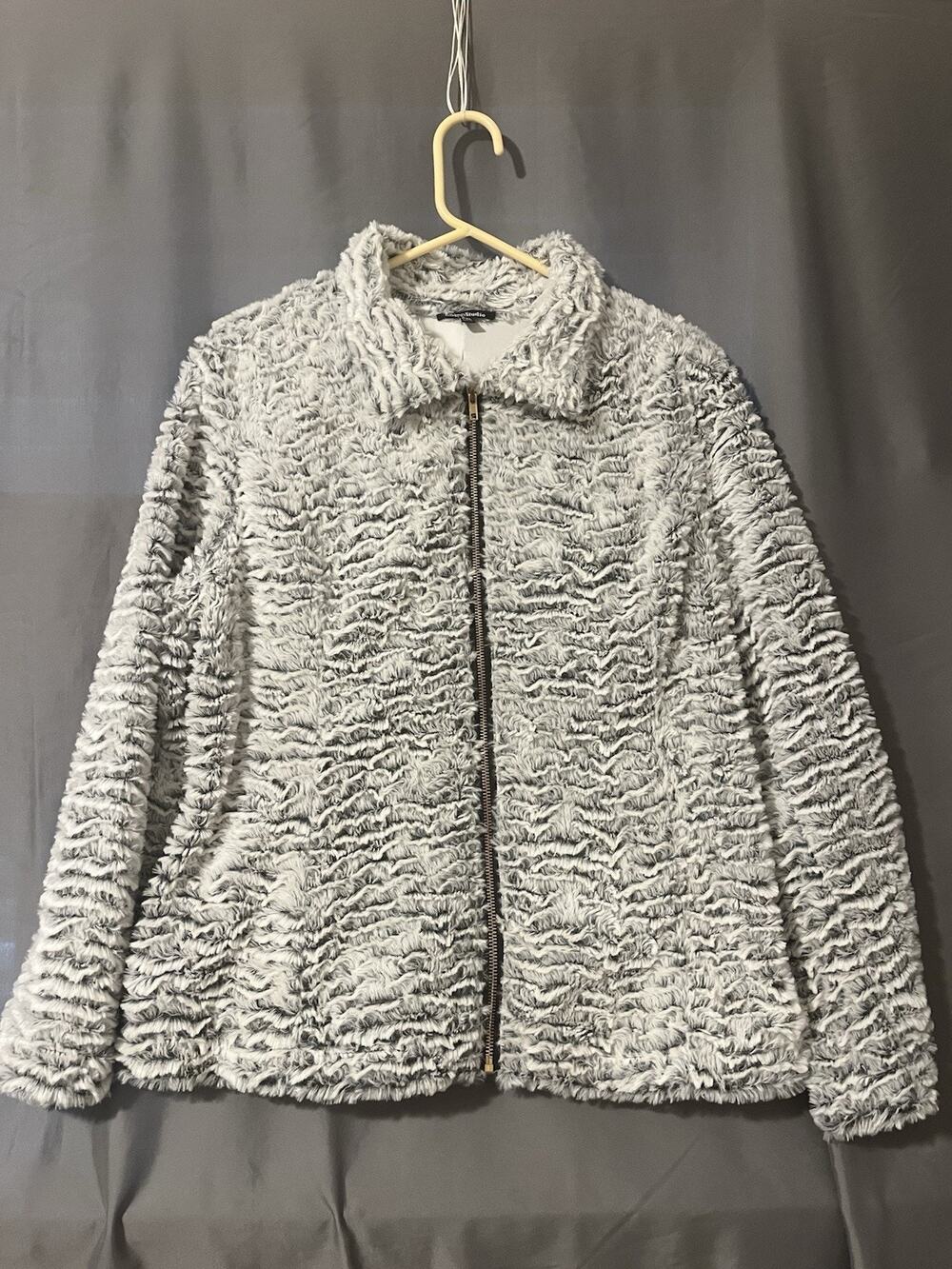 Knapp Studio PXL Gray White Faux Fur Zip Jacket Coat Women’s Plus XL Soft Plush